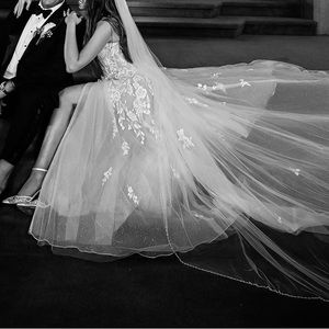 Beautiful and elegant Galina wedding dress. Size 6